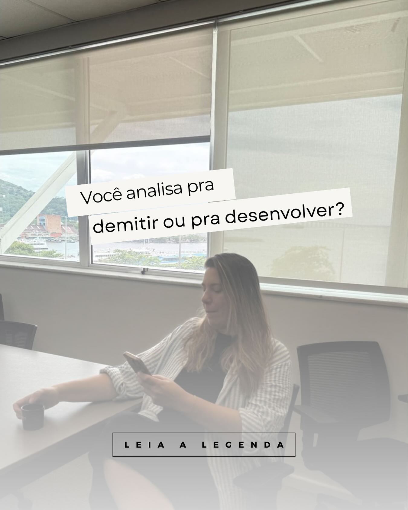 Juliana Magrani conduzindo consultoria para empresários
